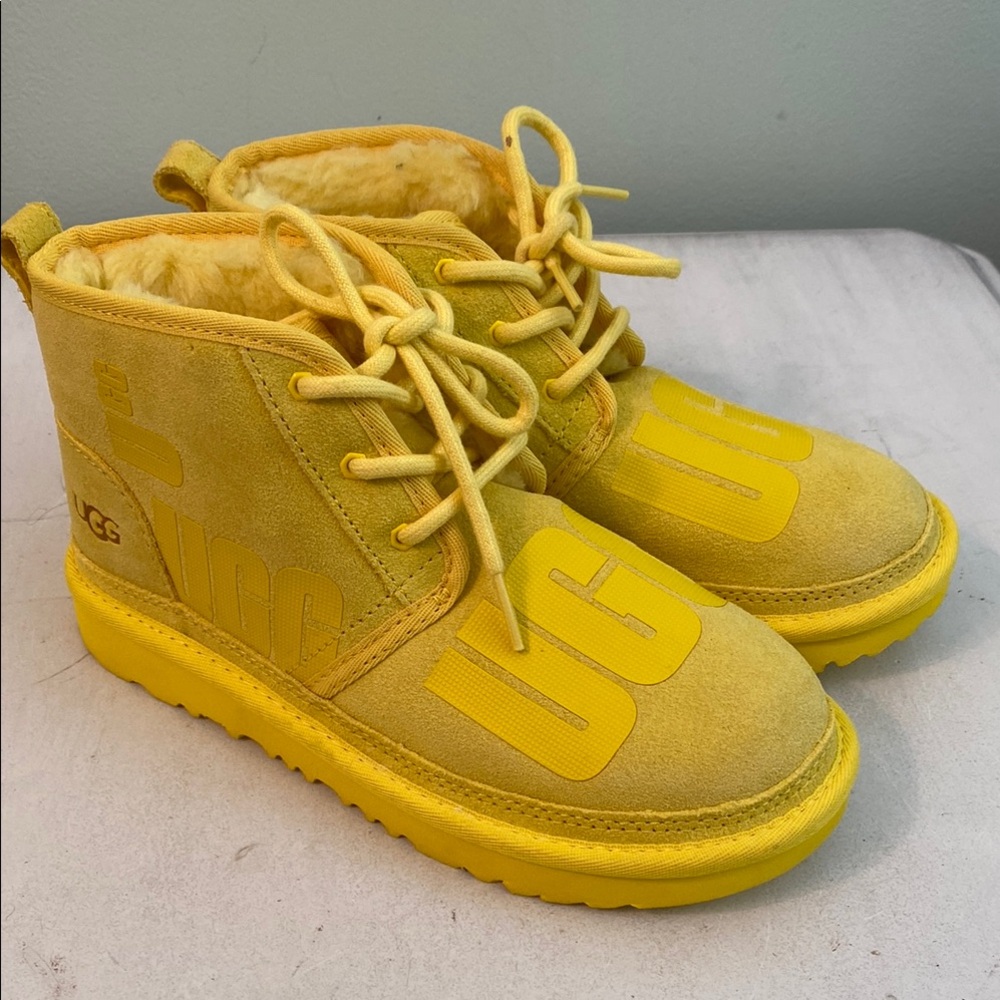 NWOT Yellow UGG kids Boots